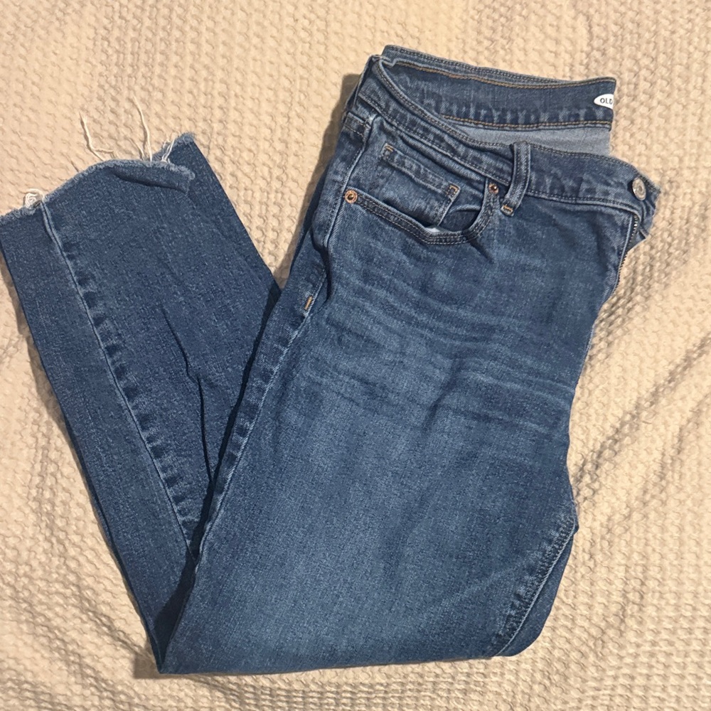 Old Navy Women's Straight Leg Jeans in Deep Blue